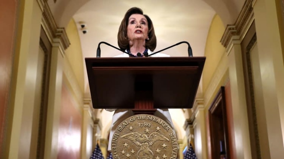 Nancy Pelosiová pokračuje v sesazování Trumpa
